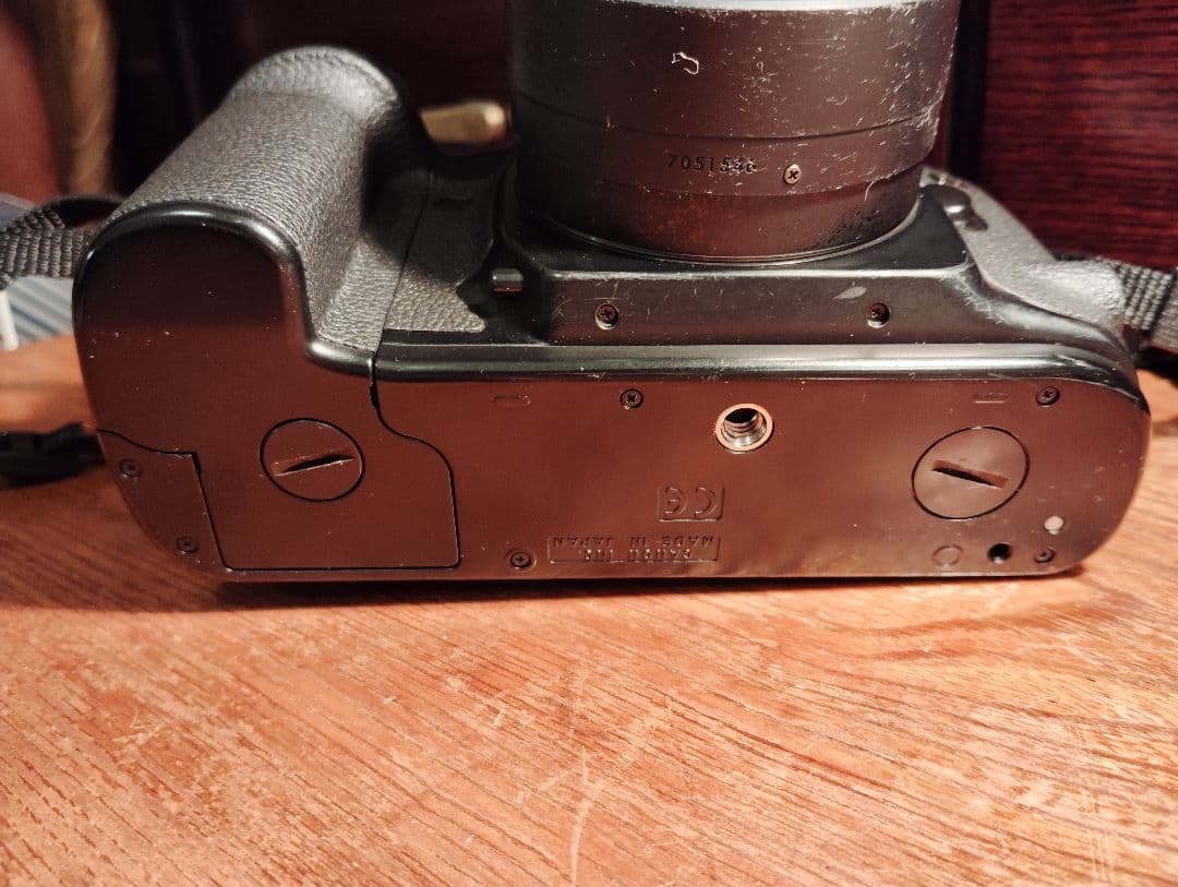 Canon EOS-1Ｖ フィルム一眼レフカメラ