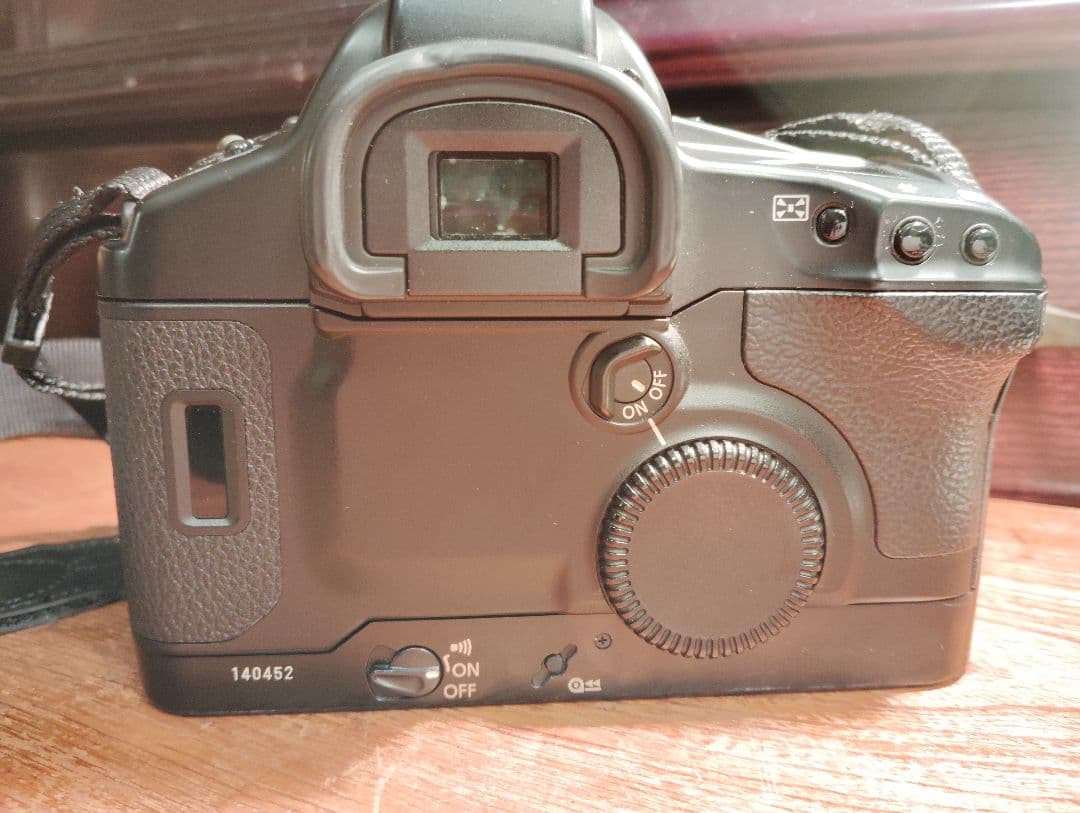 Canon EOS-1Ｖ フィルム一眼レフカメラ