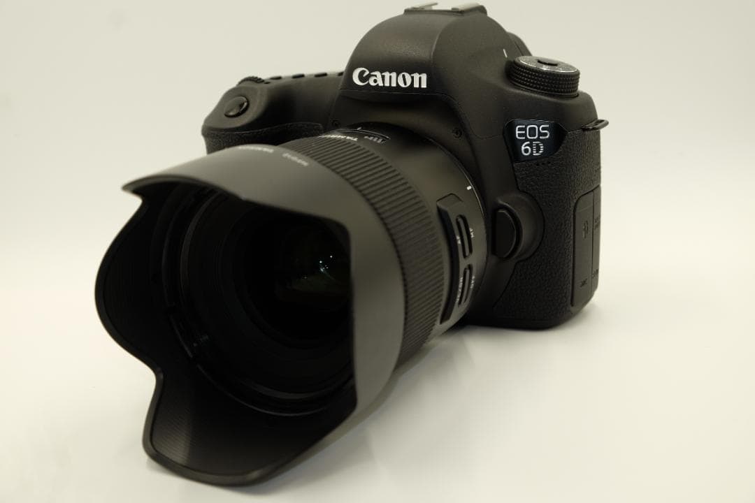 デジタルカメラ Canon EOS 6D + Tamron 35mm F/1.8
