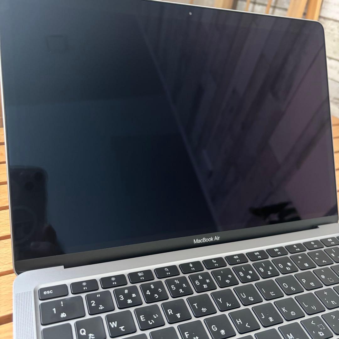f*0様 Apple MacBook Air M1 13インチ 8GB 256G