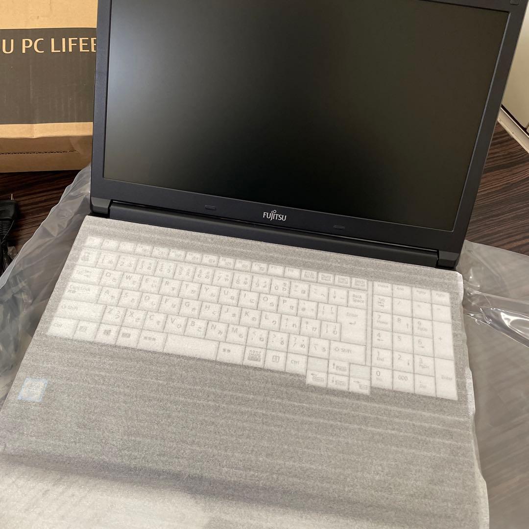 ★未使用【商品説明必読】FUJITSU ノートパソコン★