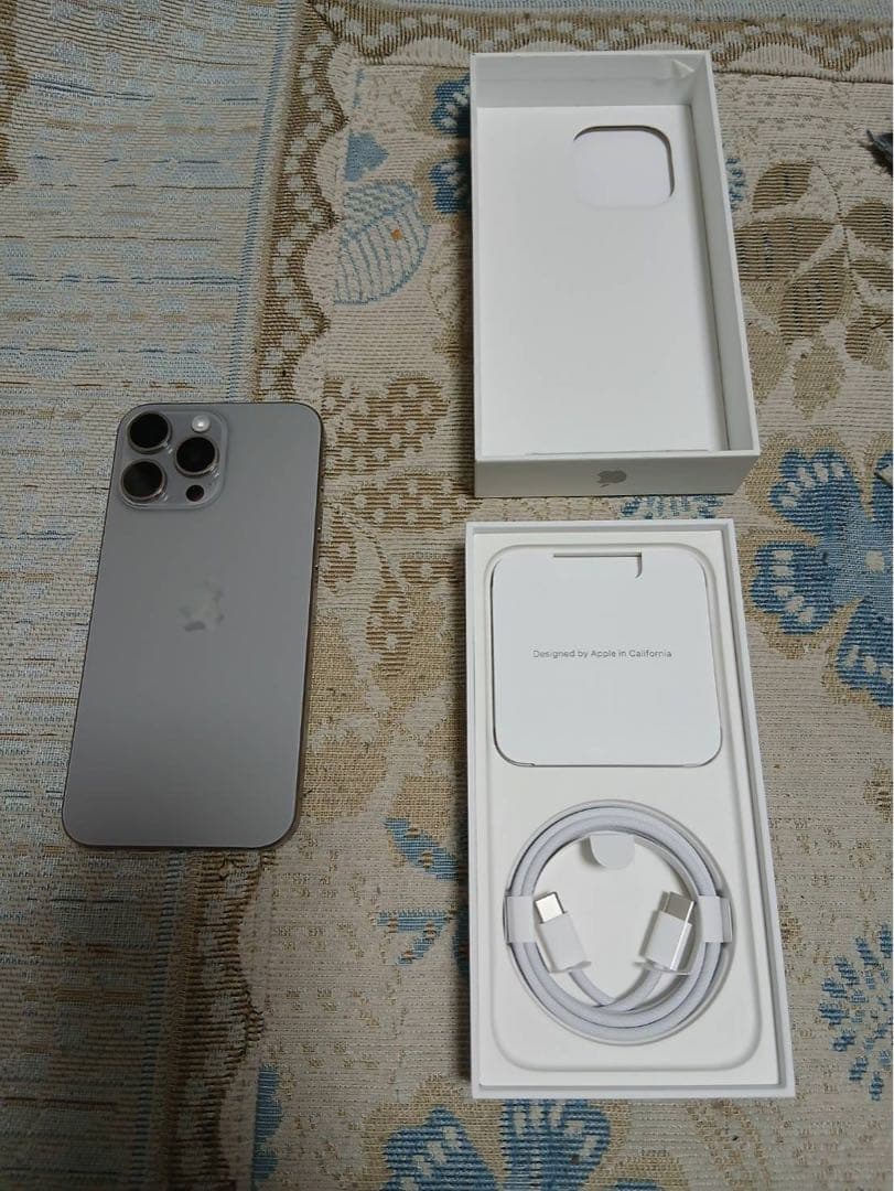 【美品】iPhone 15Pro Max SIMフリー 本体 256GB