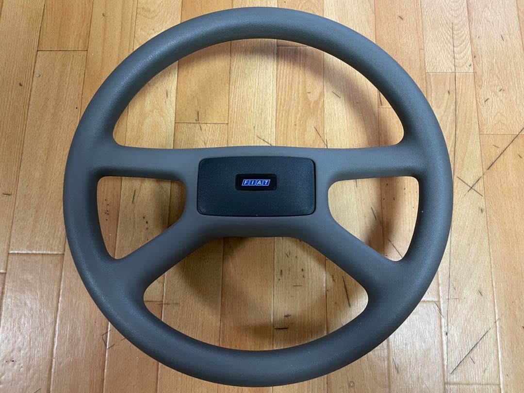1995年頃？FIAT PANDA 純正ハンドル