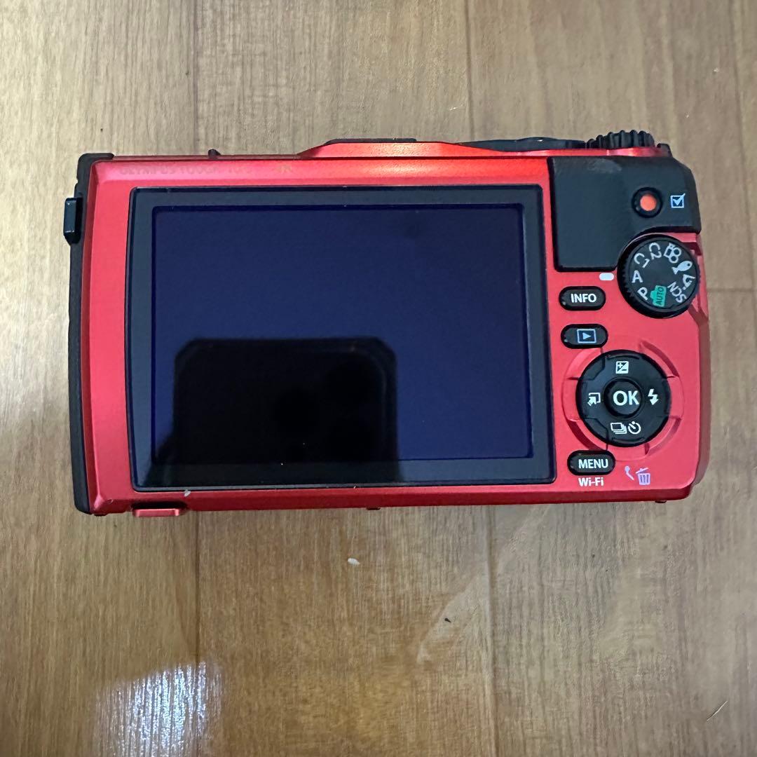Olympus TG-5 レッド　ハウジング　オリンパス　防水　ダイビング