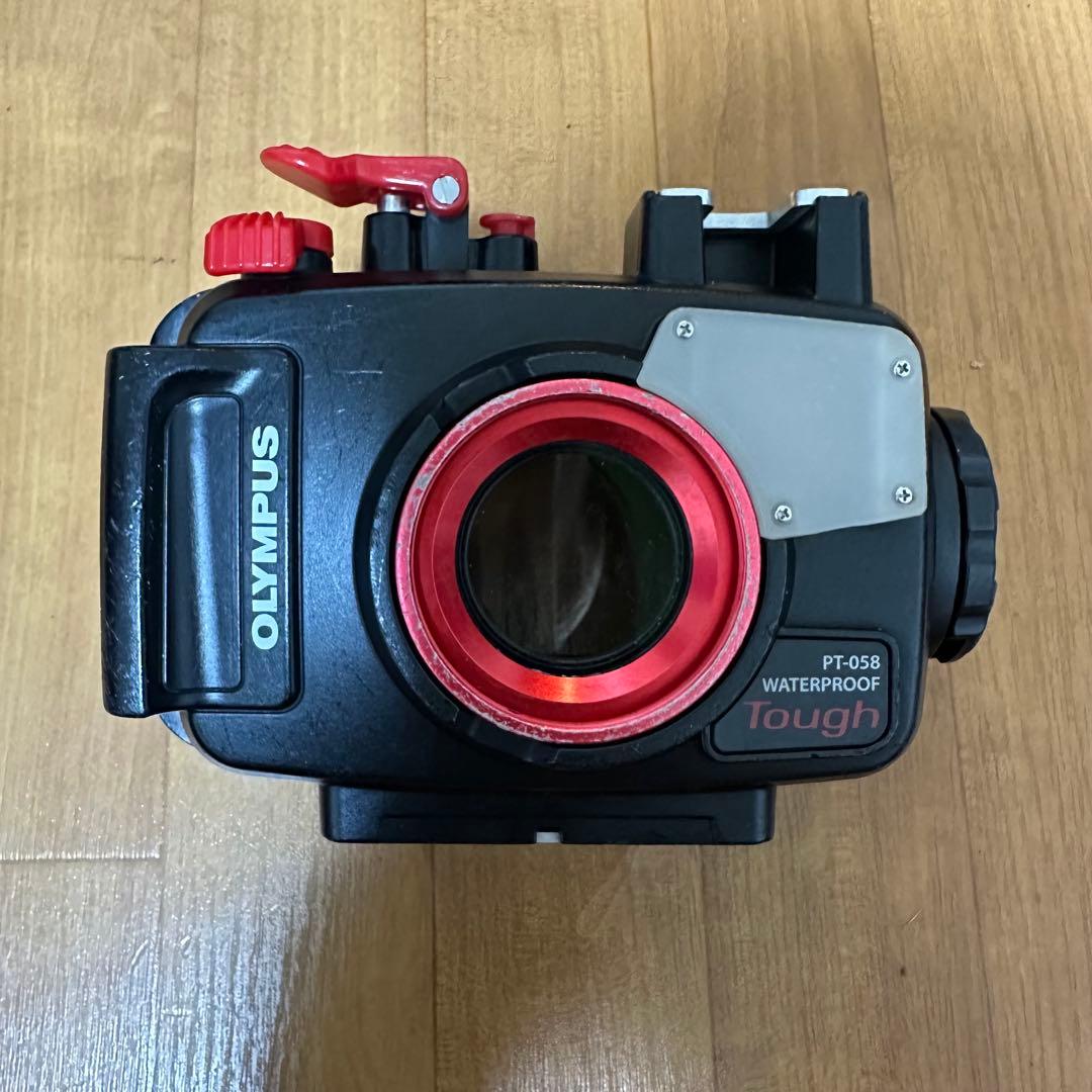 Olympus TG-5 レッド　ハウジング　オリンパス　防水　ダイビング