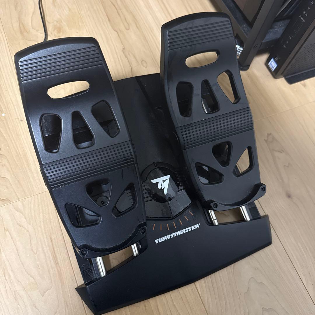 THRUSTMASTER ゲーム用ラダーペダル