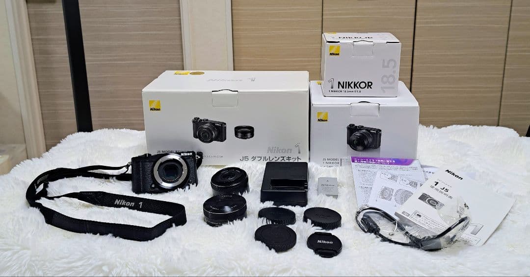 ★極美品★Nikon 1 J5 ダブルレンズキット★希少ブラック★J5WLKBK