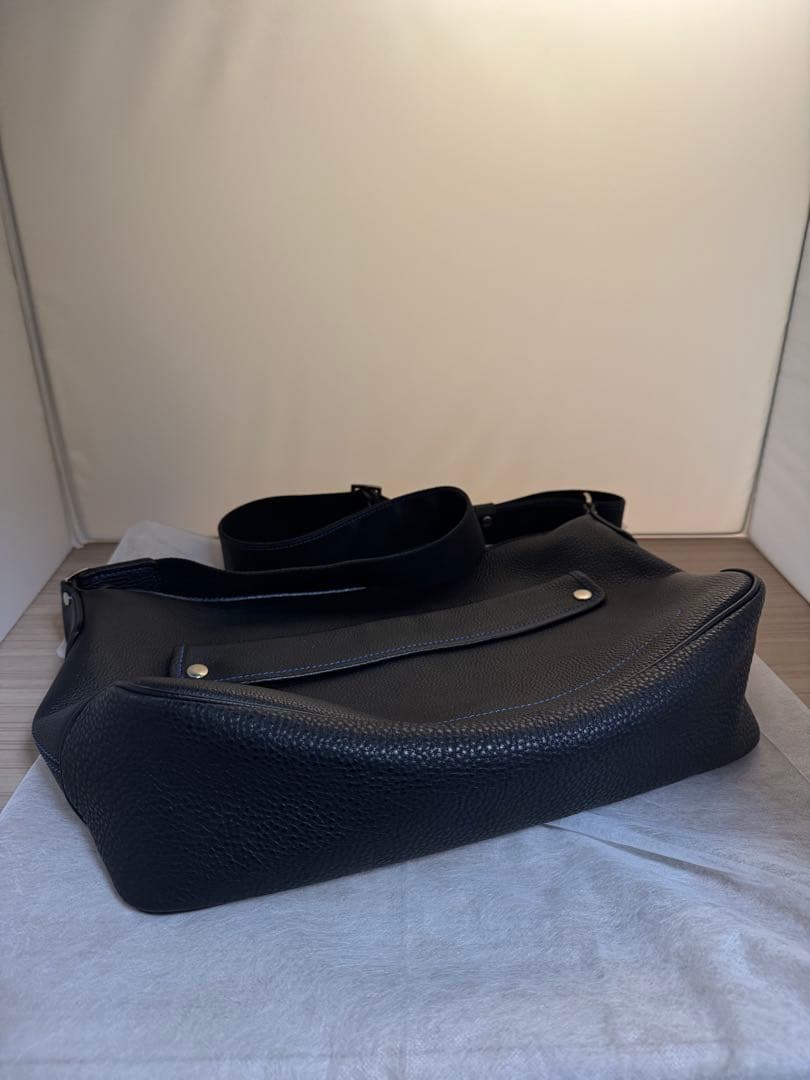 ル・ボナー　パパスショルダー ブラック　バッグ　ブルー　ルボナー