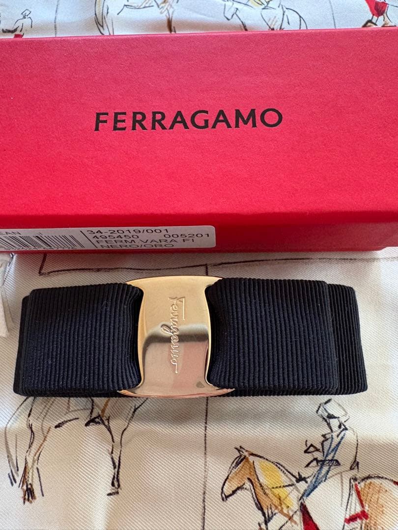 FERRAGAMO ブラックリボンヘアアクセサリー