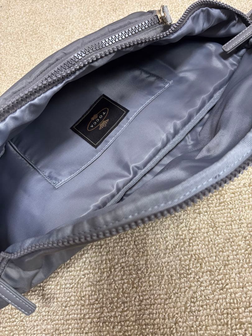 TOCCA ボディバッグ グレー