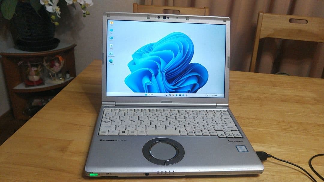 軽量☆レッツノート CF-SV7 i5-8350U メモリ8GB SSD256