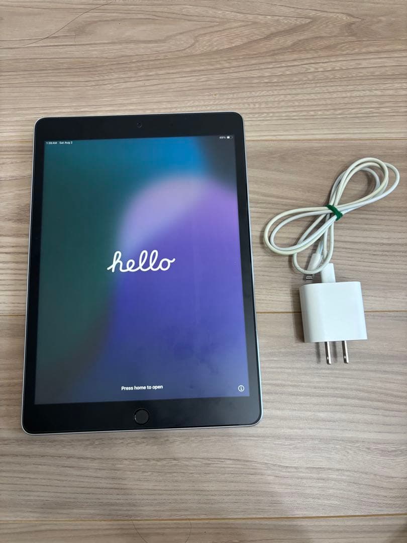 Apple iPad シルバー 第9世代 64GB アダプター、充電ケーブル付き