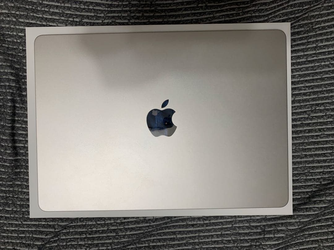 M2 MacBook Air 13.6インチ 16GB 256GB スターライト