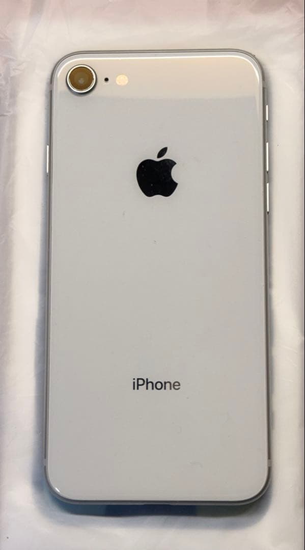 iPhone8 simフリー　白色