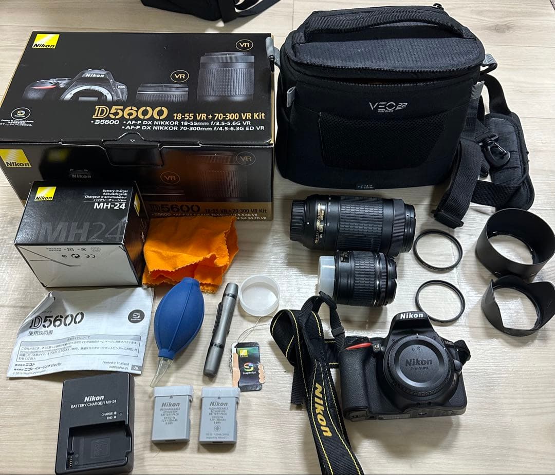⭐️SALE中⭐️ Nikon D5600 ダブルズームキット　箱付き