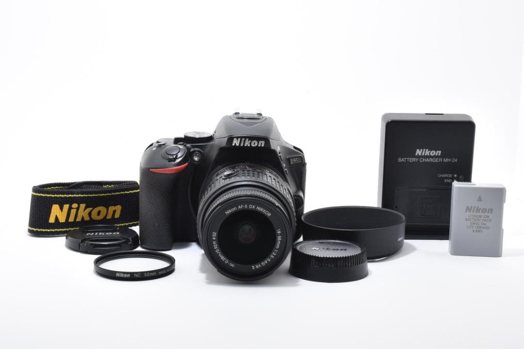 Nikon D5500 デジタル一眼レフ + 18-55mmレンズ