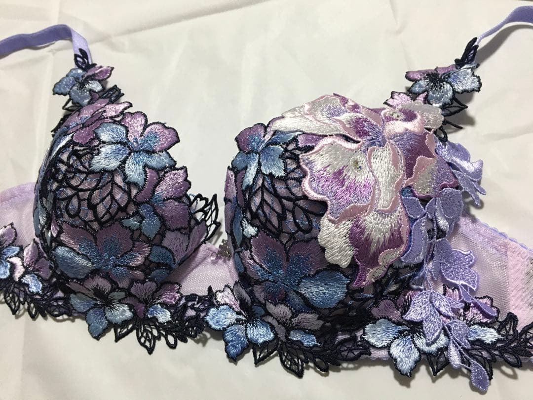 新品 ワコール サルート 店舗限定 89G ブラジャー C70