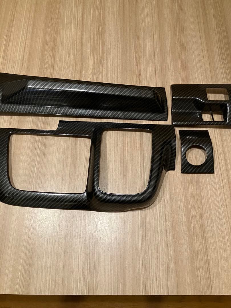 キャラバン Body Lineダッシュパネル【ボディーライン】used カーボン