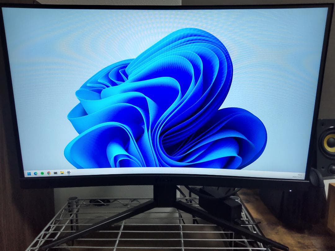 MSI ゲーミングモニター Optix G24C4　湾曲モニター フルHD