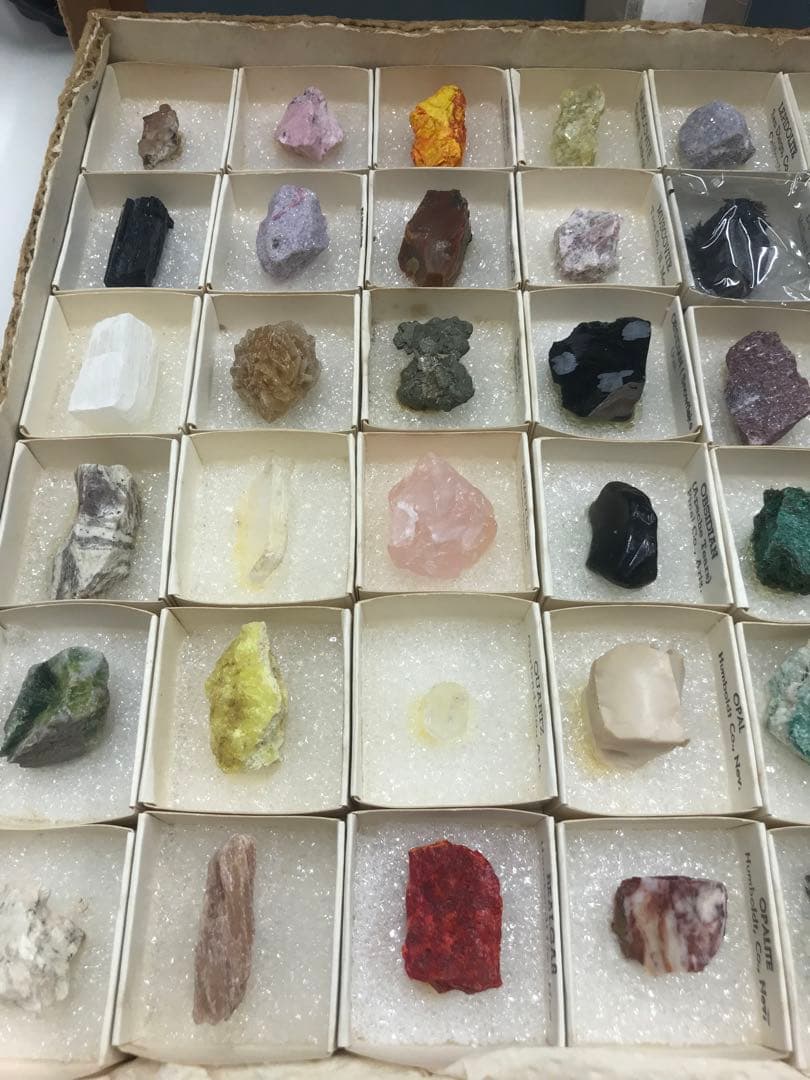 鉱物標本　60種