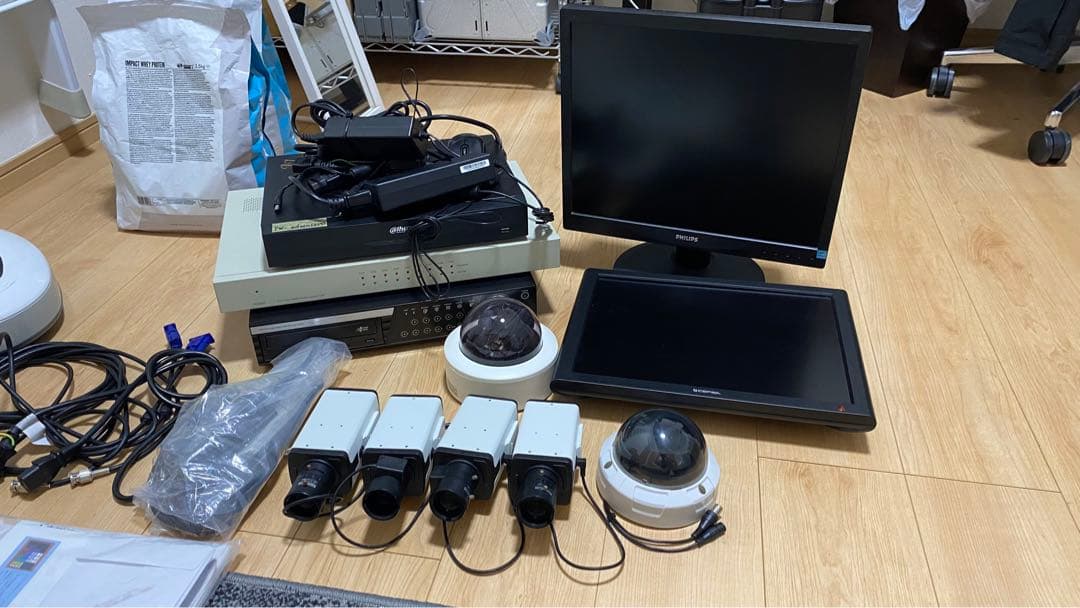 防犯カメラセット 監視カメラ4台 （ジャンク品扱い）＋2台