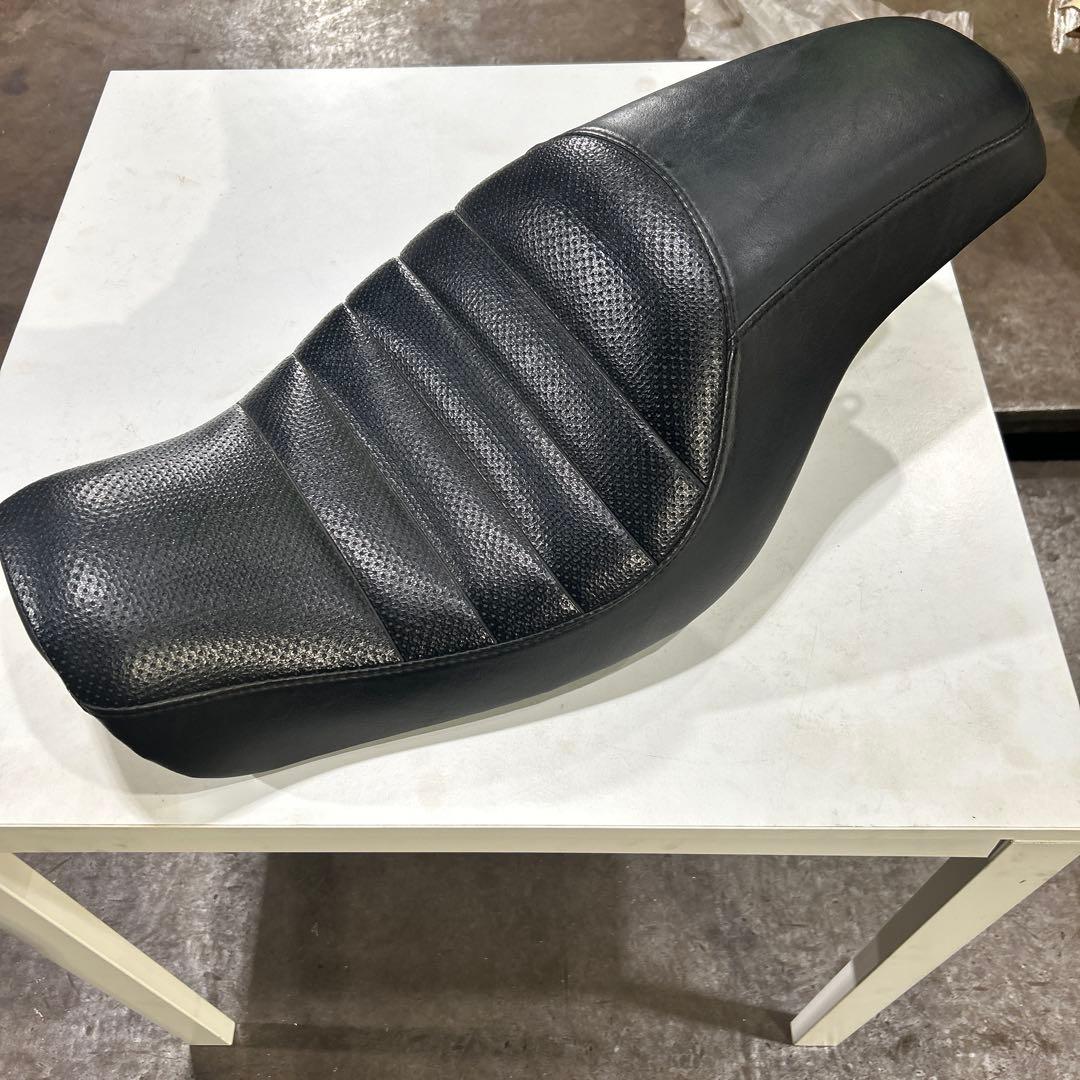 純正　〜03 スポーツスター　1200c 96年式 シート