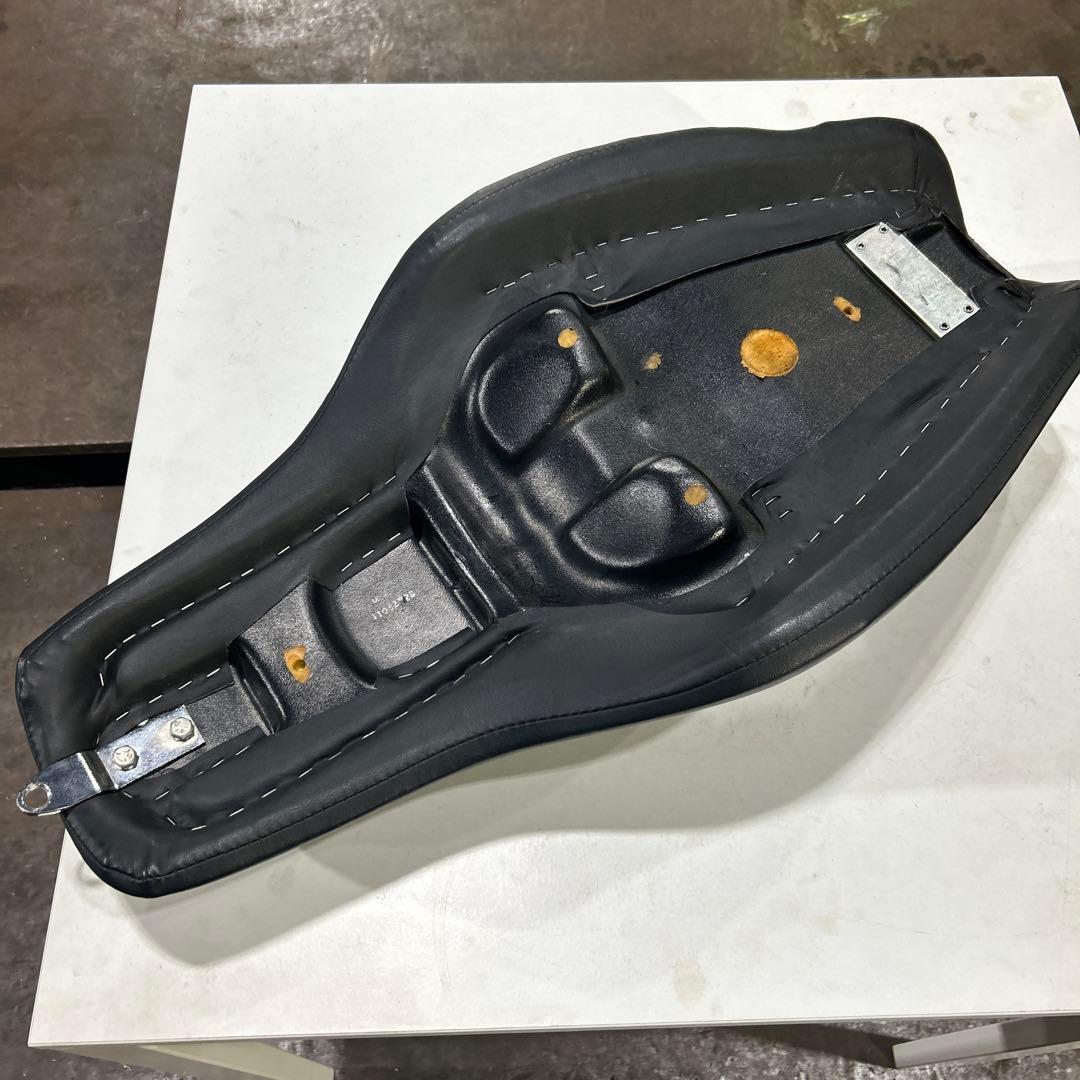 純正　〜03 スポーツスター　1200c 96年式 シート