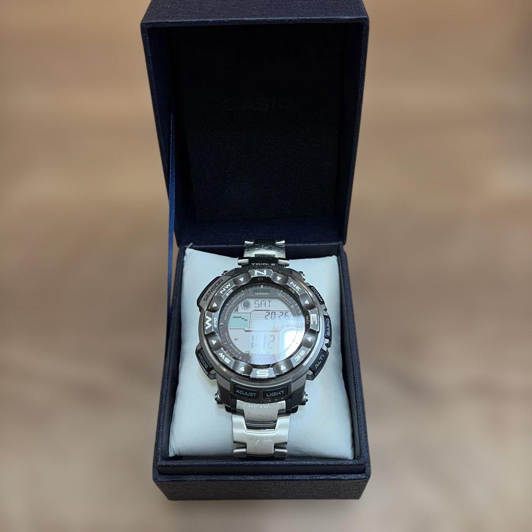 CASIO PRO TREK PRW-2500T シルバー