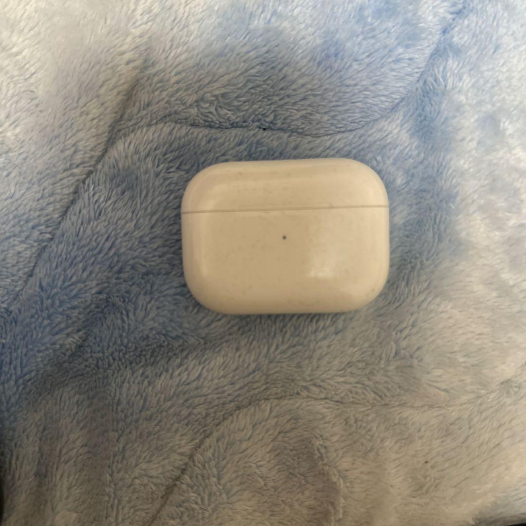 イヤホンケース ホワイト ライトニング充電左耳付き