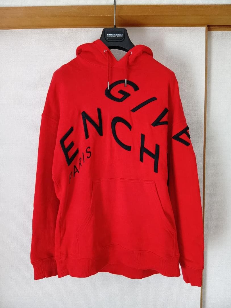 岡野さま専用にします〜Givenchy パーカー