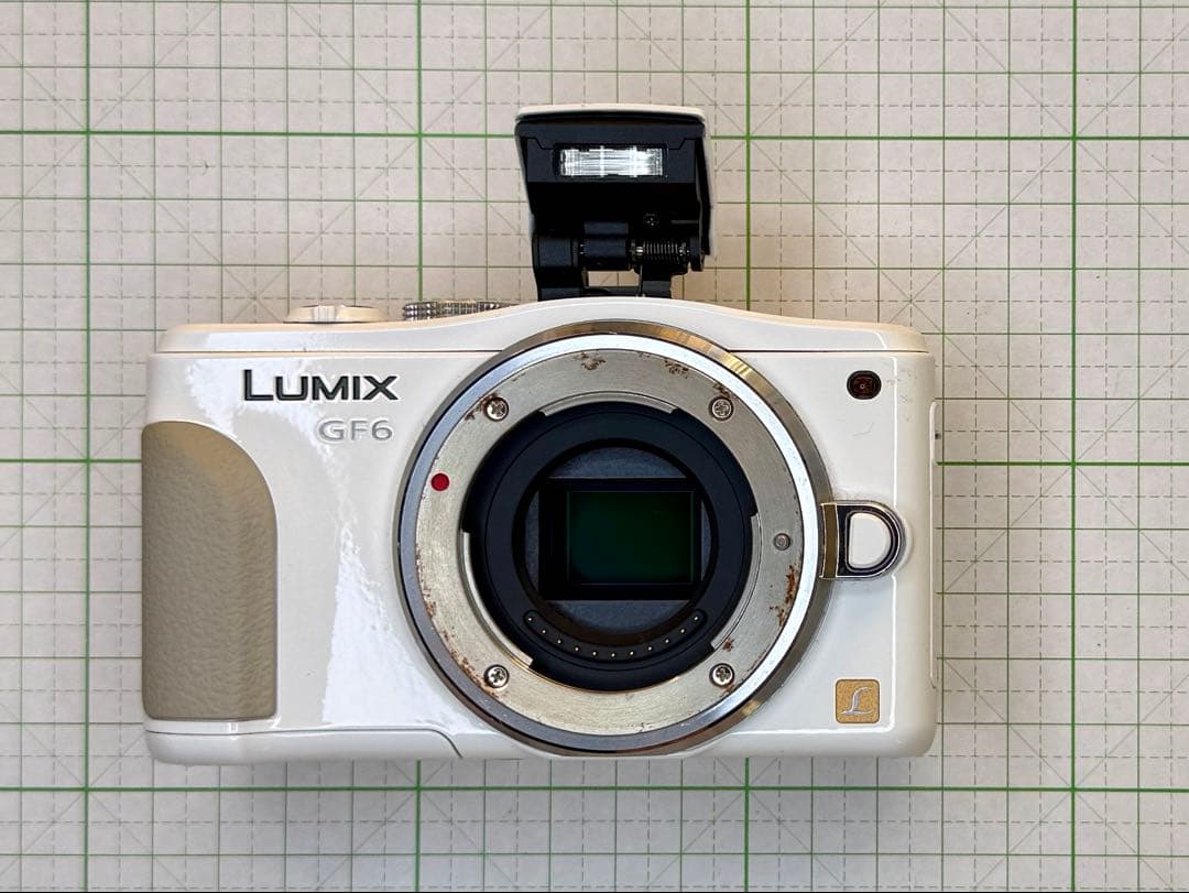 も*k様 Panasonic LUMIX DMC-GF6 ホワイト　レンズ付き
