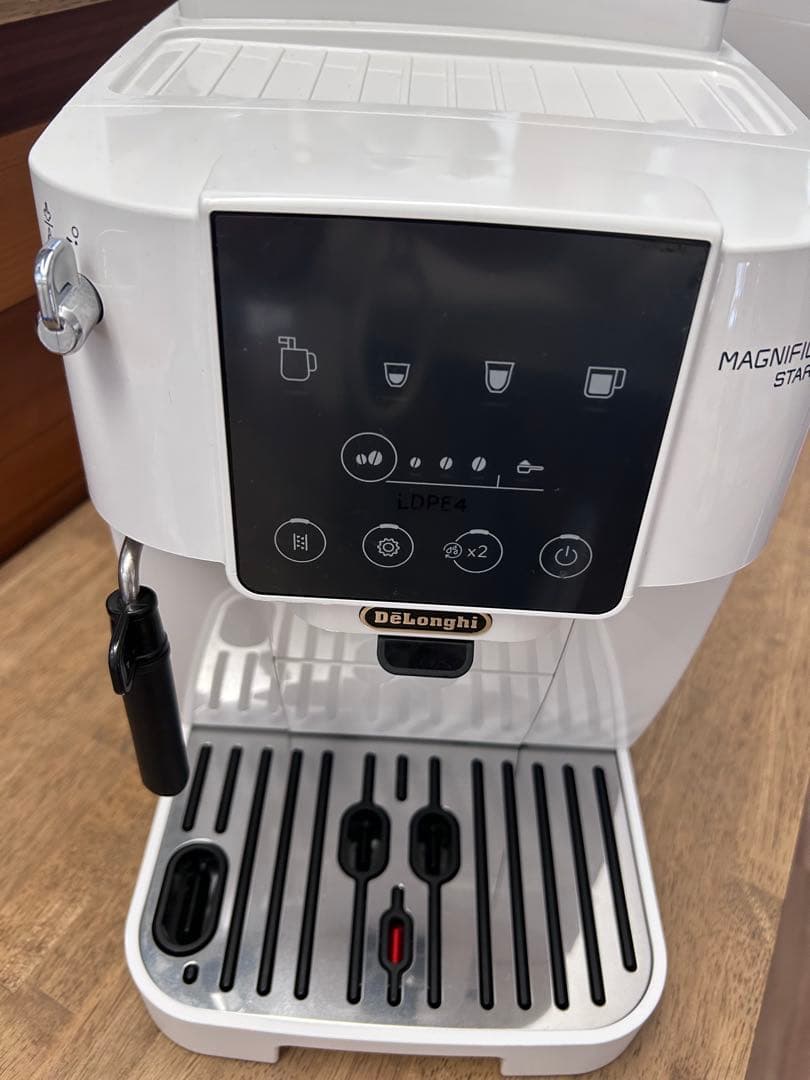 De'Longhi Magnifica Start エスプレッソマシン