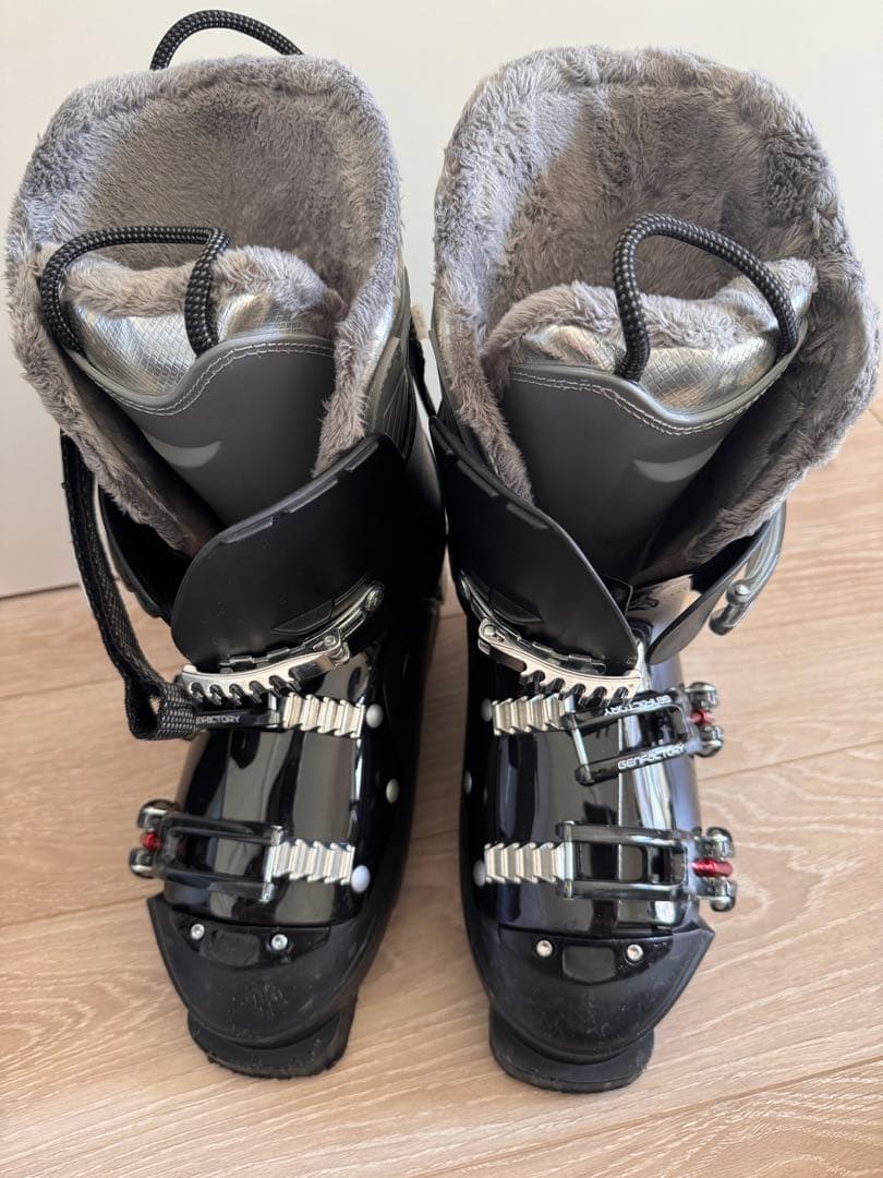 スキー用ブーツ　ブラック GenFactory 26cm