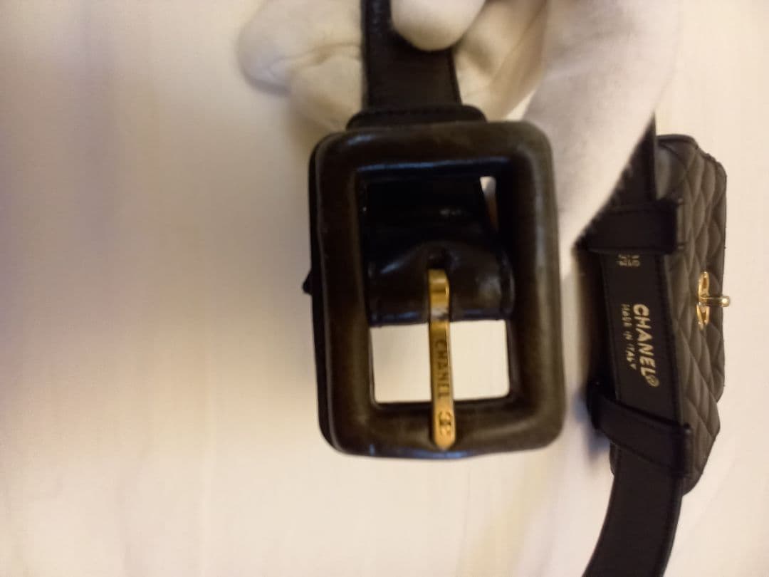 CHANEL ブラック ボディバッグ キルティング