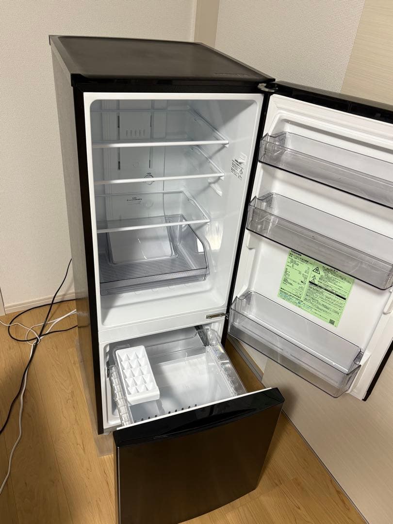 牛*ん様 a*1様 TOSHIBA ブラック 冷蔵庫 上下二段式