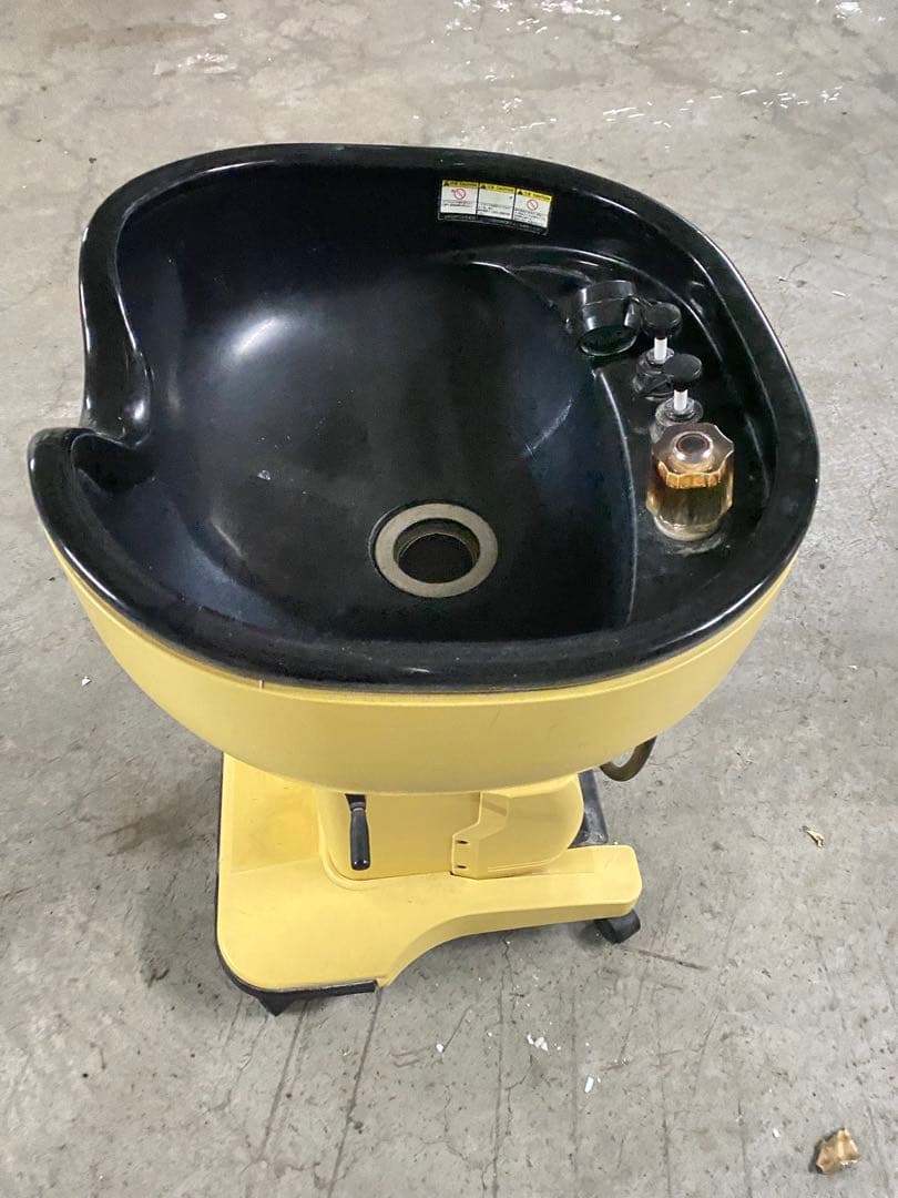 タカラベルモント　移動式シャンプー台