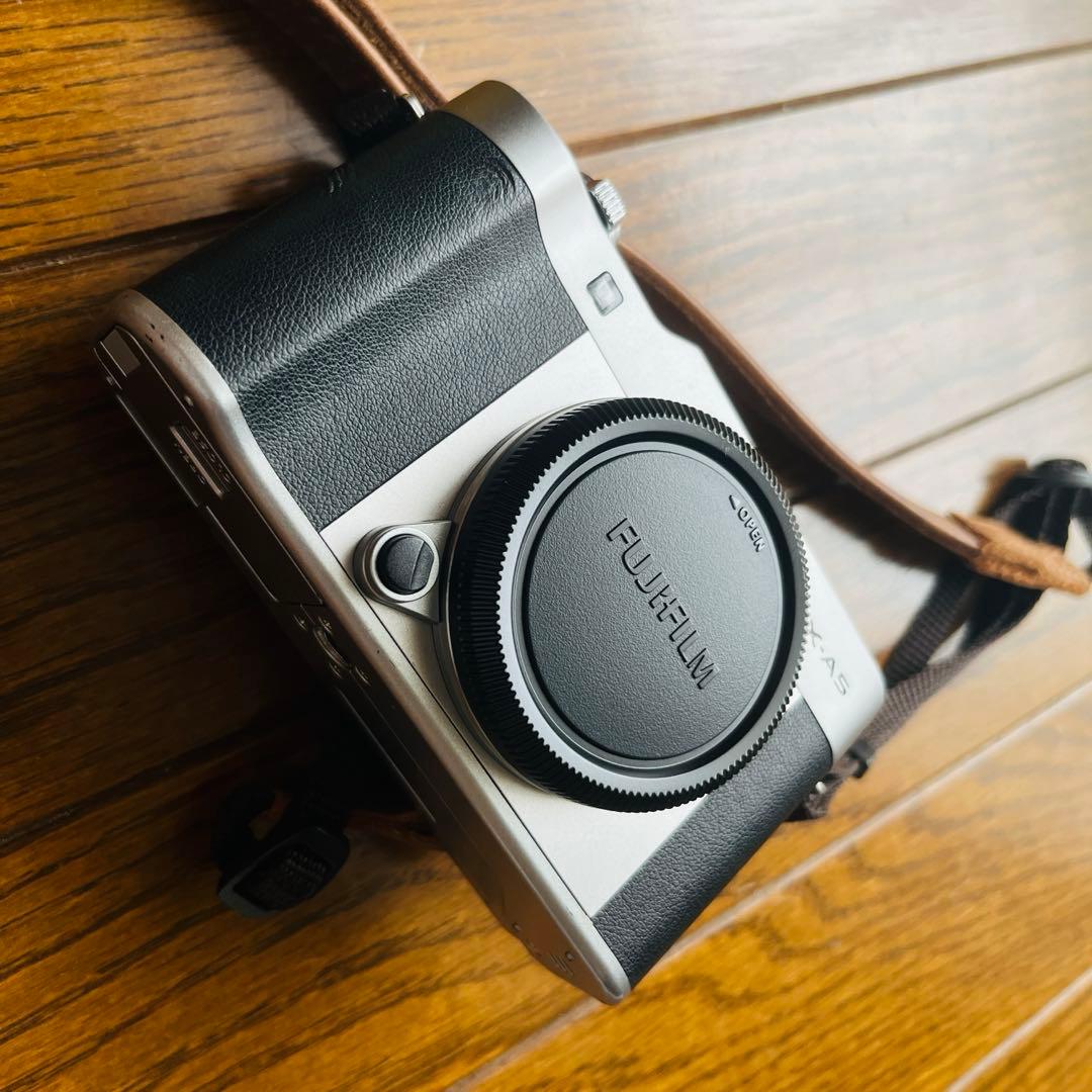 【最終値下げ】Fujifilm 富士フィルム X-A5 ミラーレス一眼 ブラック