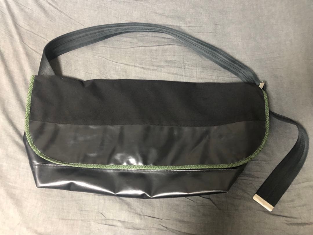 バッグ resistant messenger bag