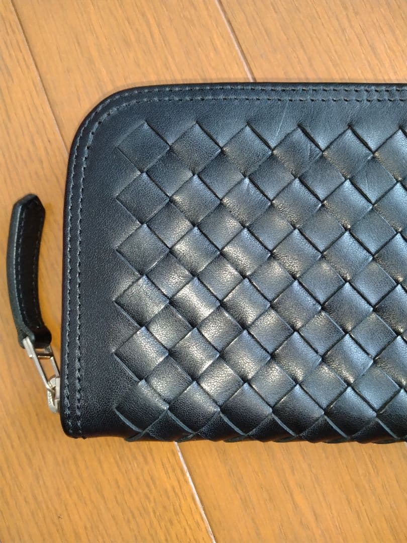 パイロットリバー　レッドムーン　黒いレザー編み込み長財布