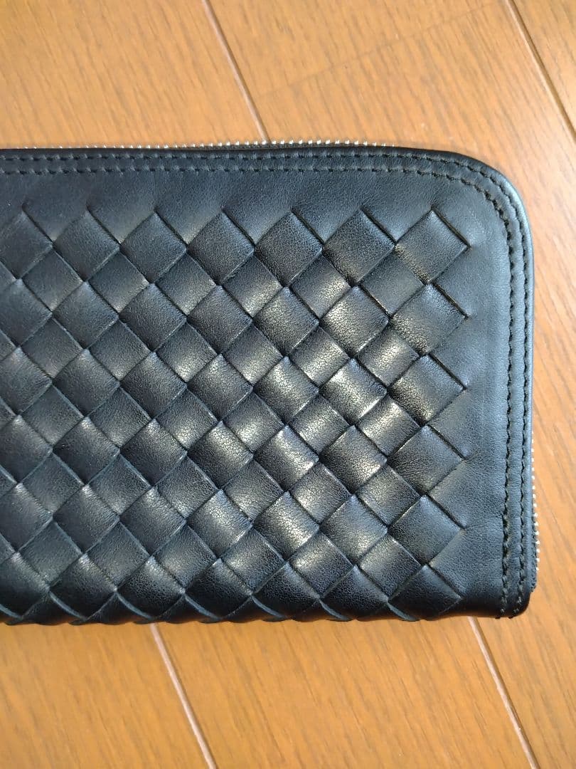 パイロットリバー　レッドムーン　黒いレザー編み込み長財布