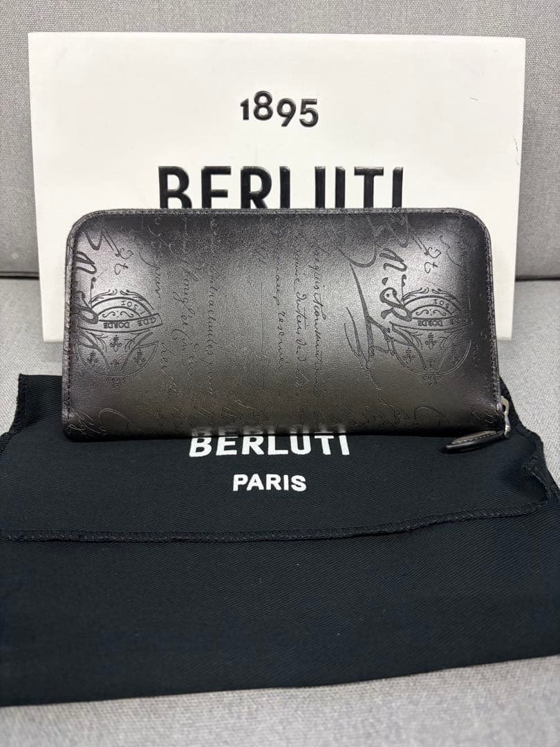Berluti (ベルルッティ) イタウバ ラウンドジップロングウォレット
