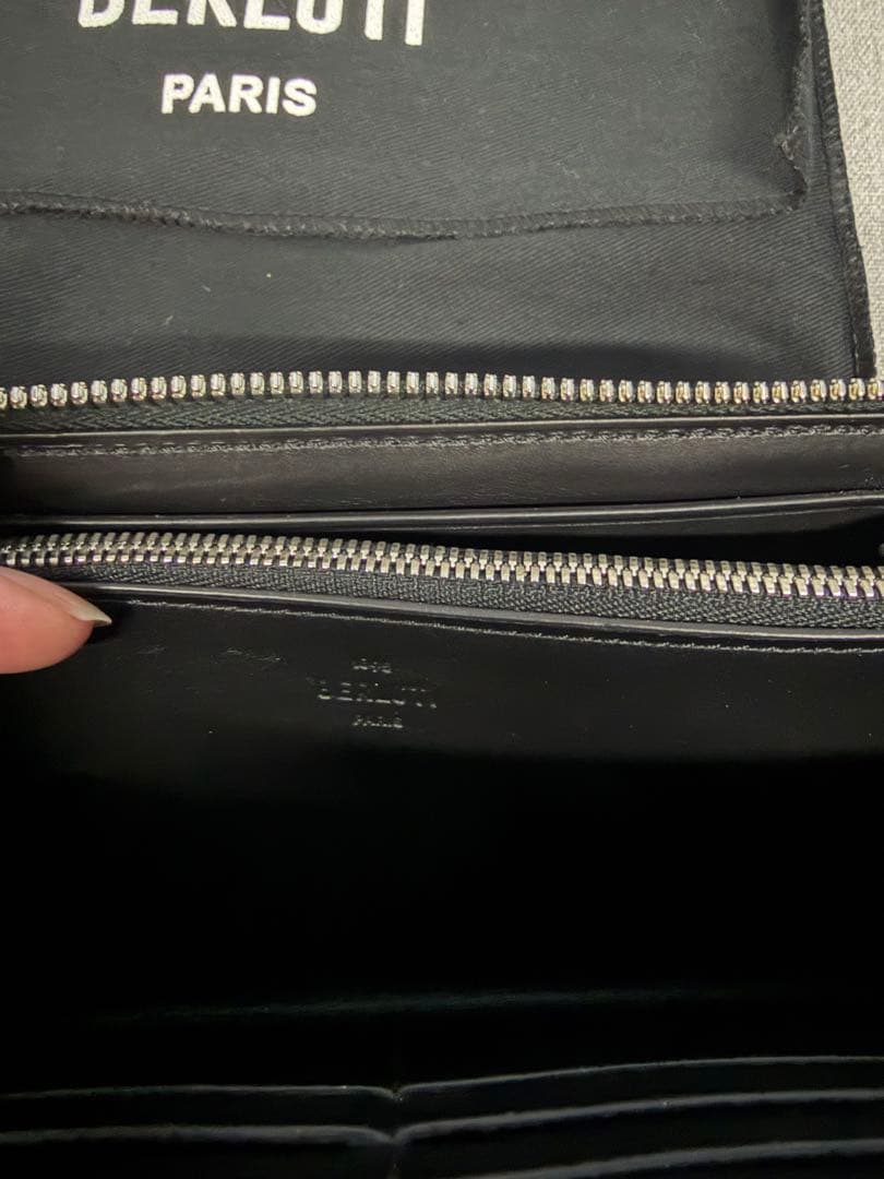 Berluti (ベルルッティ) イタウバ ラウンドジップロングウォレット