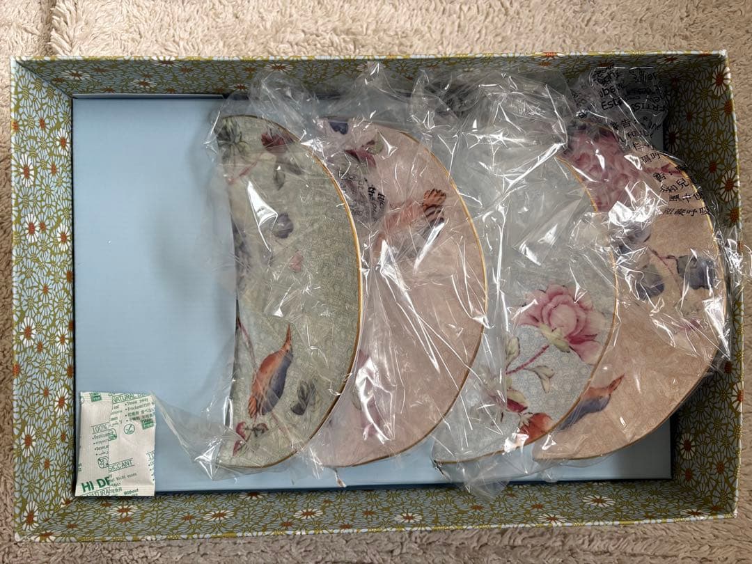  花と鳥の皿 ４枚セット