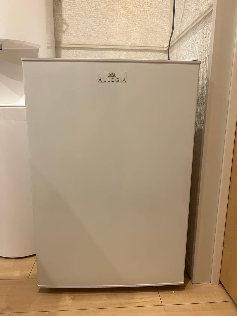 657 ALLEGIA アレジア 61L 家庭用冷凍庫 右開き 2023年製