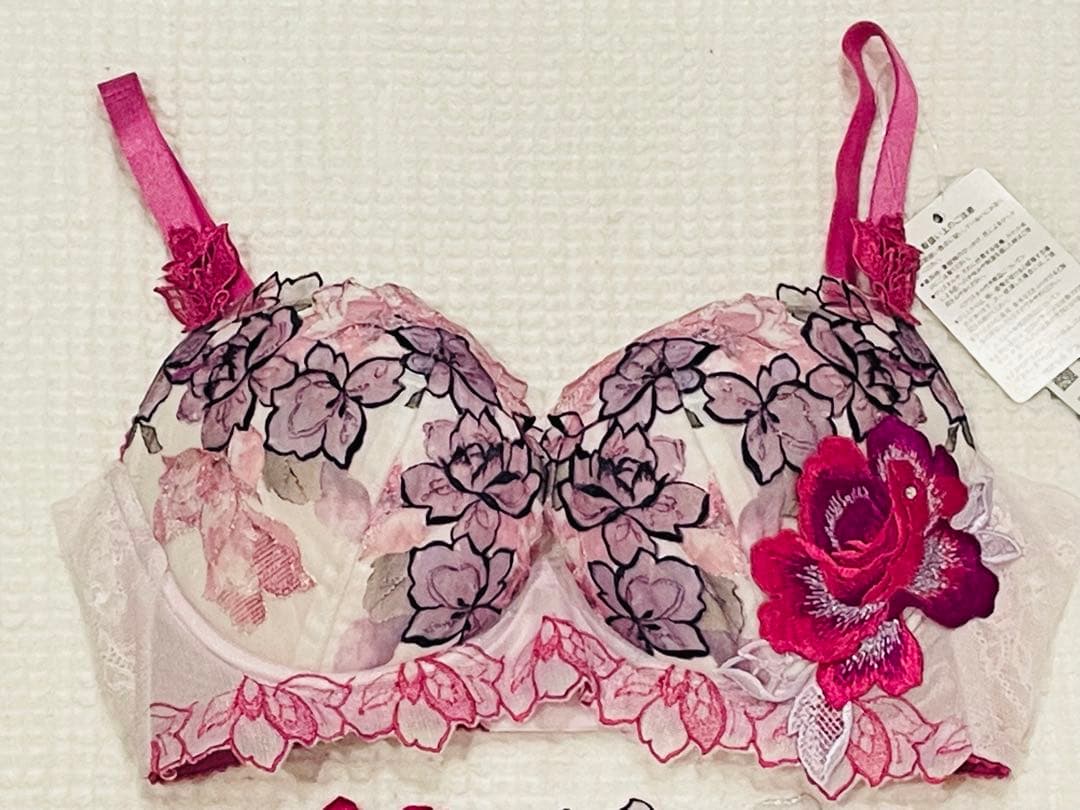 サルート　ブラE65 ソングM 06 ベトナムの花嫁　PU リッチヴェール