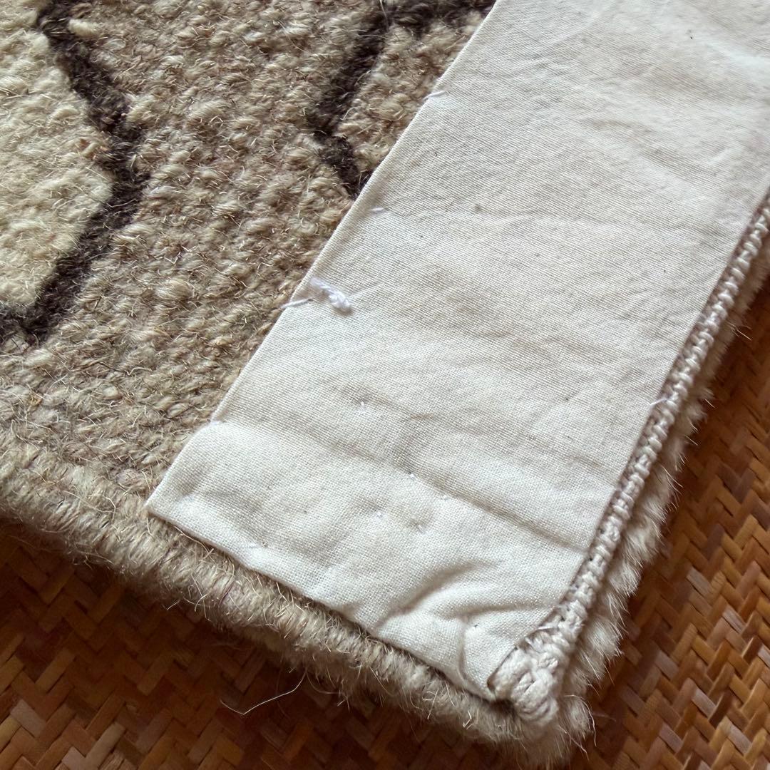 チベタンラグ　シートラグ　チェアマット　雲ナチュラル