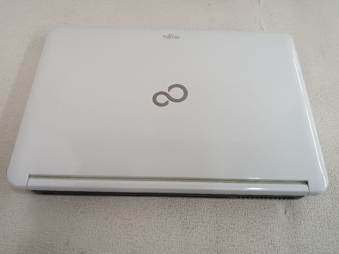 † LIFebook AH77/G FMVA77GWG 8GB ストレージ無