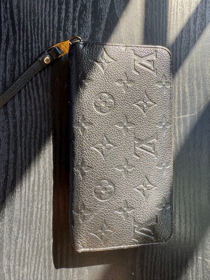 Louis Vuitton ブラックレザー 長財布