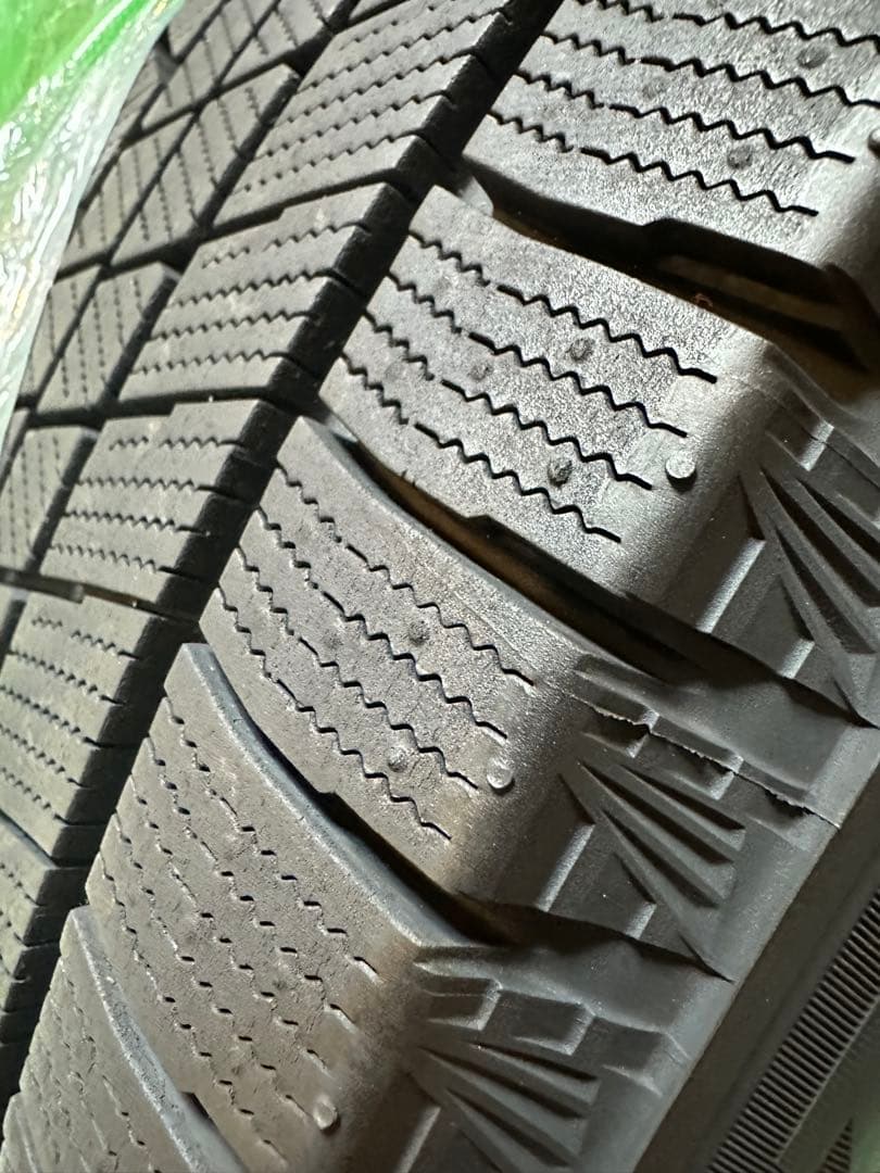 スタッドレスタイヤ&ホイール４本 ブリザックVRX3 235/55 R18