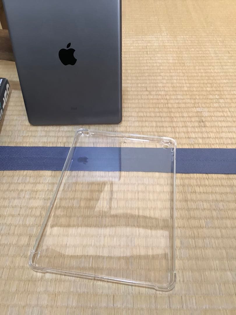 iPad セルラー＋Wi-Fiモデル　美品　第8世代10.2インチ 32GB